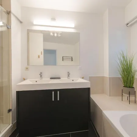 Daire Miramar With Terrace By Interhome Oostende