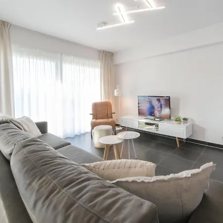 Daire Miramar With Terrace By Interhome