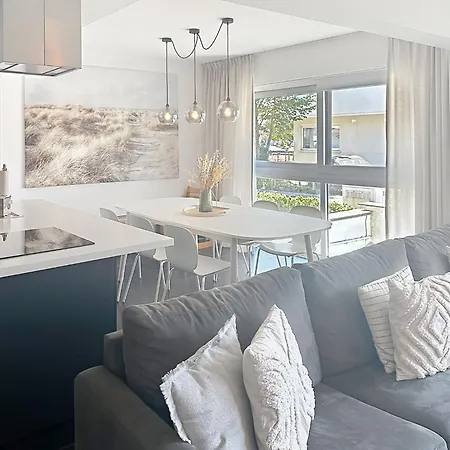 Daire Miramar With Terrace By Interhome