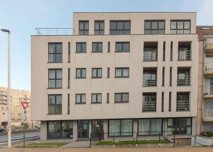 Miramar With Terrace By Interhome Lägenhet