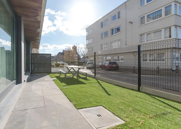 Miramar With Terrace By Interhome Lägenhet Oostende